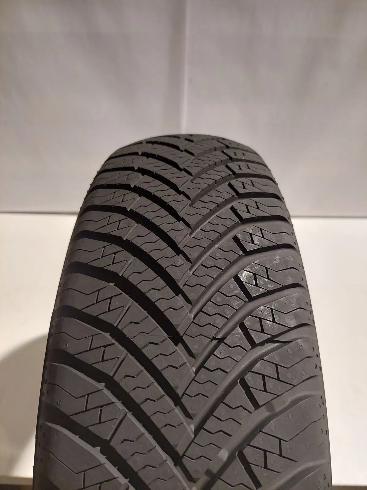 Lot de 2 - STAR PERFORMER - Pneu toutes saisons - Solar 4S-04 - 155/65R14 75T - Radial Tubeless - Homologué 3PMSF M+S